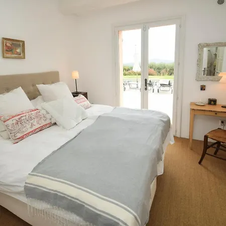Sleeps 6 Pool Air Con Wifi * Grimaud