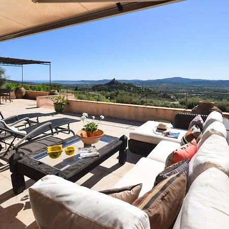 Villa Sleeps 6 Pool Air Con Wifi