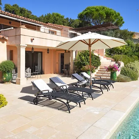 Sleeps 6 Pool Air Con Wifi Vila